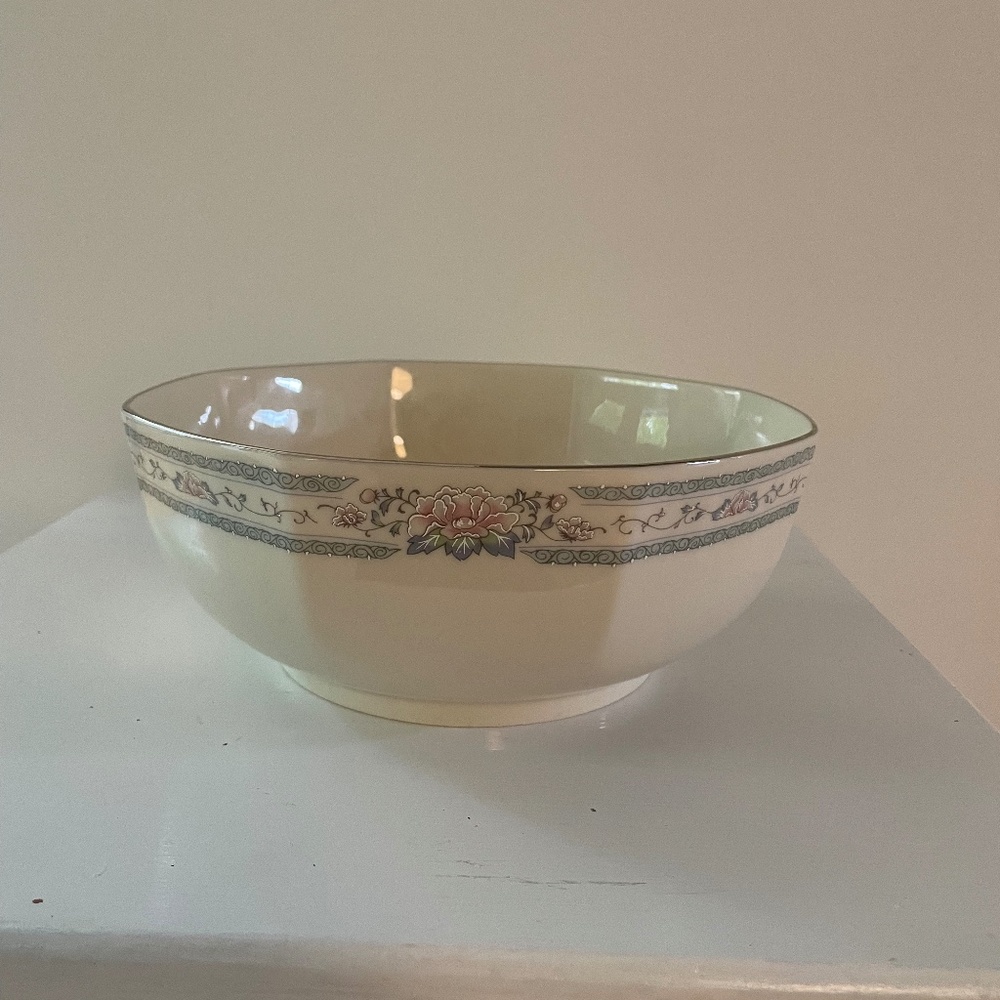 LENOX USA china CHARLESTON pattern Large Octagonal Serving Bowl 8-1/8" x 3-1/4"